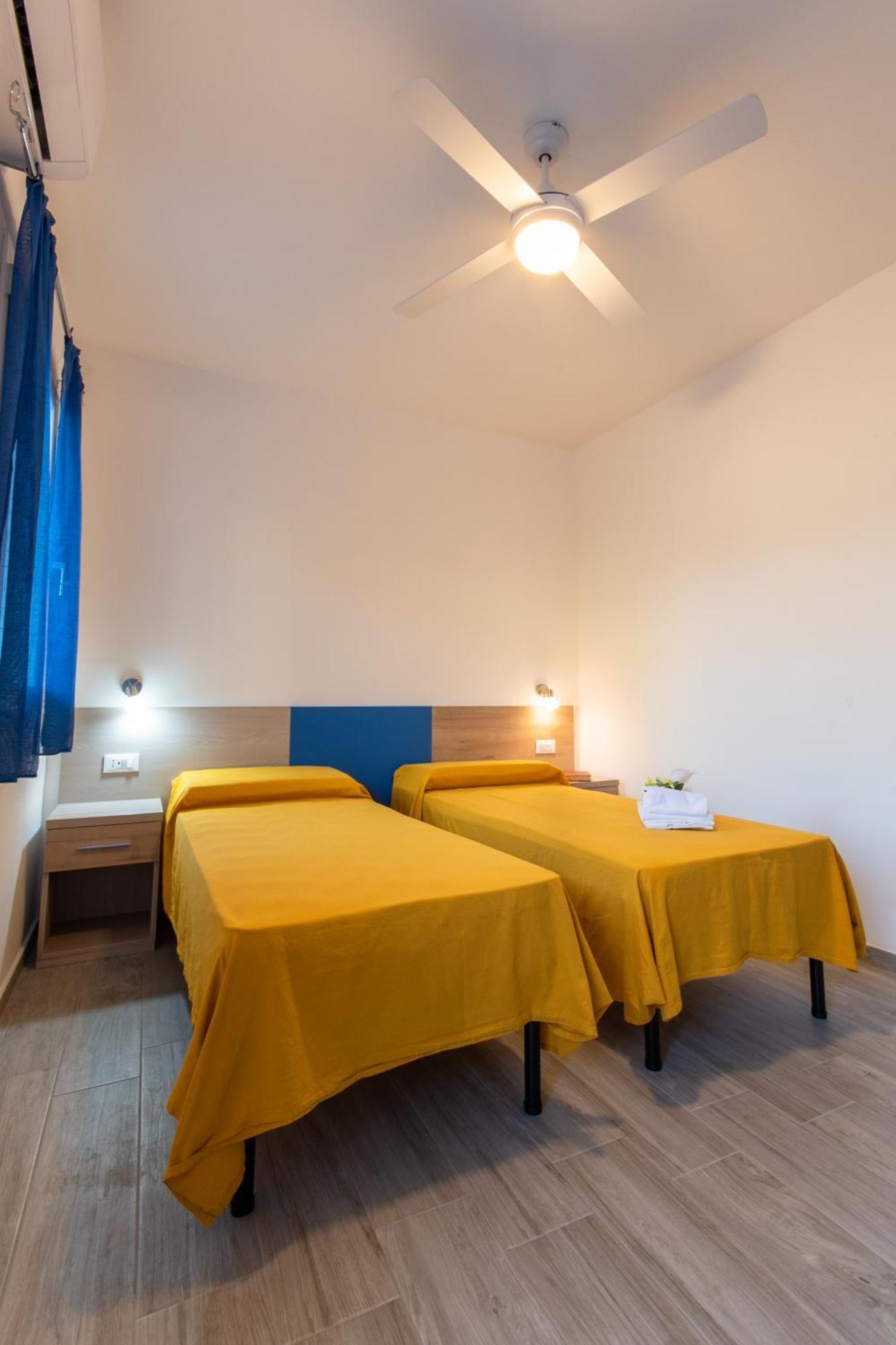 Bed & Blu Hotel La Caletta Buitenkant foto